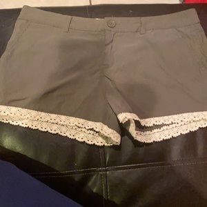 very cute never worn!